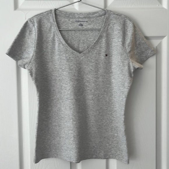Tommy Hilfiger t-shirt - Picture 1 of 5